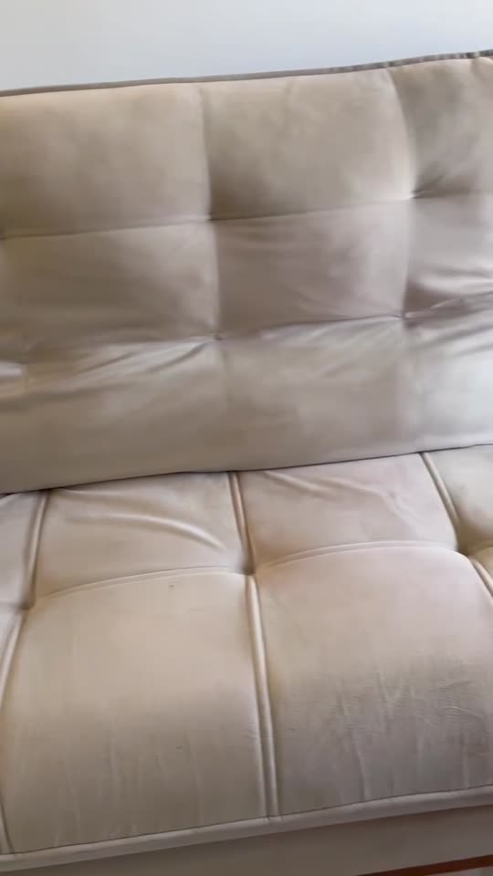 Higienização de sofá retrátil